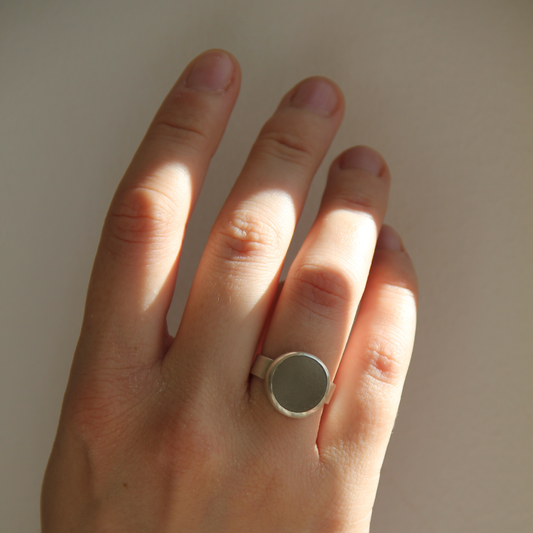 ring med havsglas